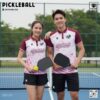 Áo Nhóm Pickleball Trắng Hồng Cổ Đỏ Mận – Thiết Kế Nổi Bật Cho Team Thể Thao Năng Động