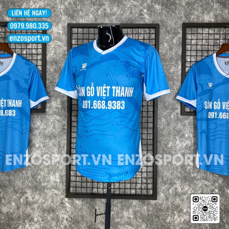 Áo Thun Thể Thao Xanh Dương Viền Trắng Cổ V – Sức Sống Trẻ Trung Năng Động