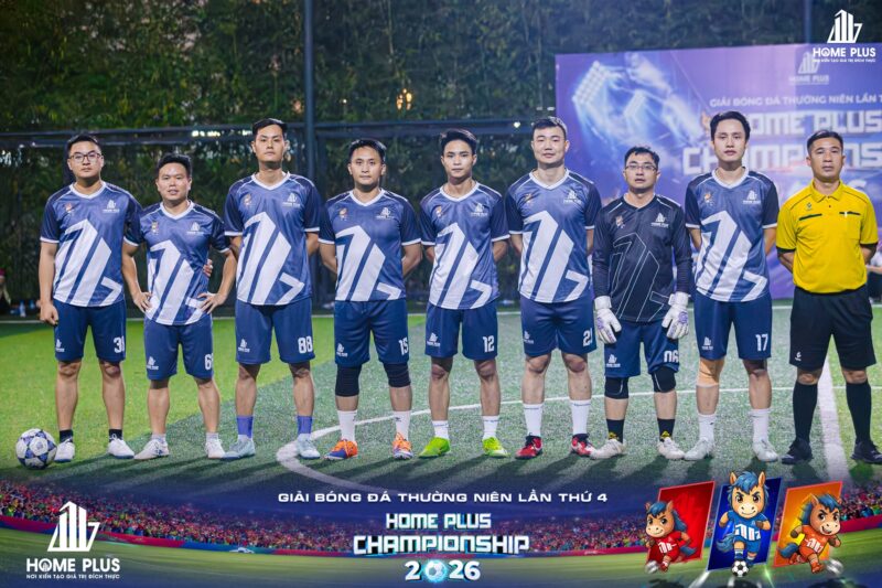 Đội nam Home Plus mặc đồng phục thể thao xanh navy tại giải doanh nghiệp